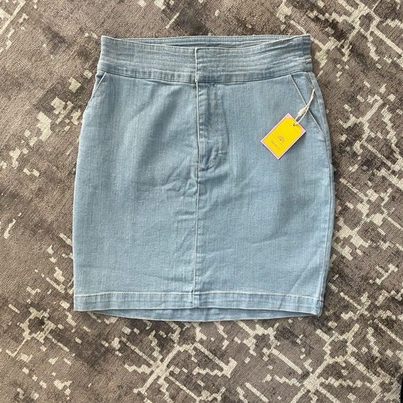 Forever 21 Dresses & Skirts - NWT Size M light blue high waisted Forever 21 mini skirt